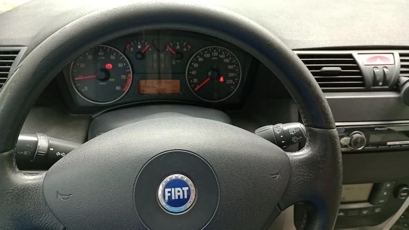 Fiat Stilo, снимка 17 - Автомобили и джипове - 50677370