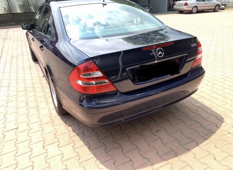 Mercedes-Benz E 200, снимка 5 - Автомобили и джипове - 52546621