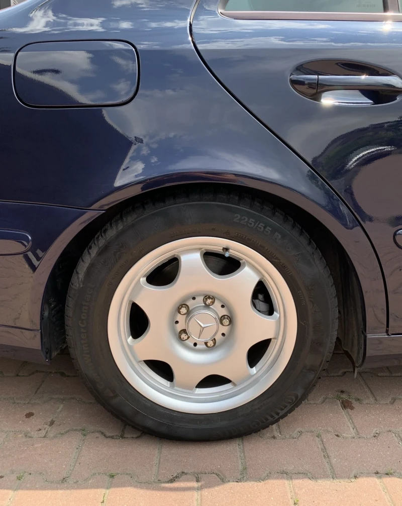 Mercedes-Benz E 200, снимка 3 - Автомобили и джипове - 52546621