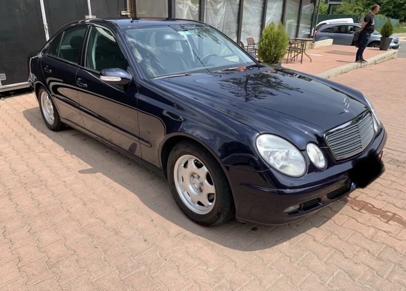 Mercedes-Benz E 200, снимка 2 - Автомобили и джипове - 52546621