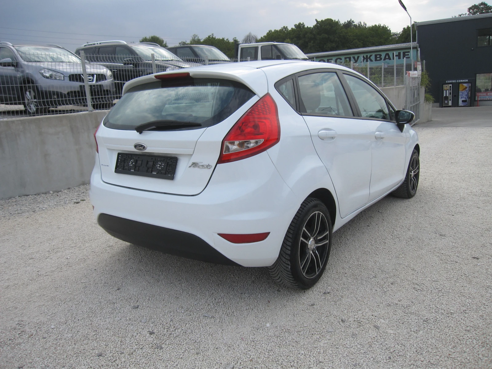 Ford Fiesta 1, 25 - изображение 4