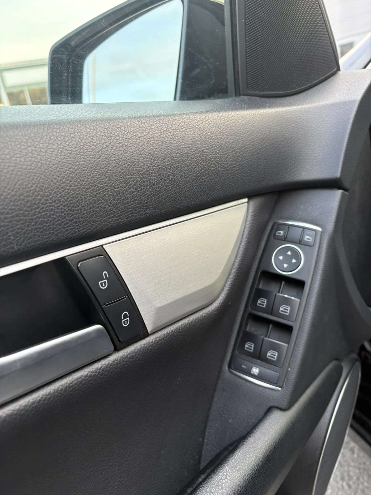 Mercedes-Benz C 220 CDi* FACELIFT* AVANTGARDE* LED* EURO 5 - изображение 6
