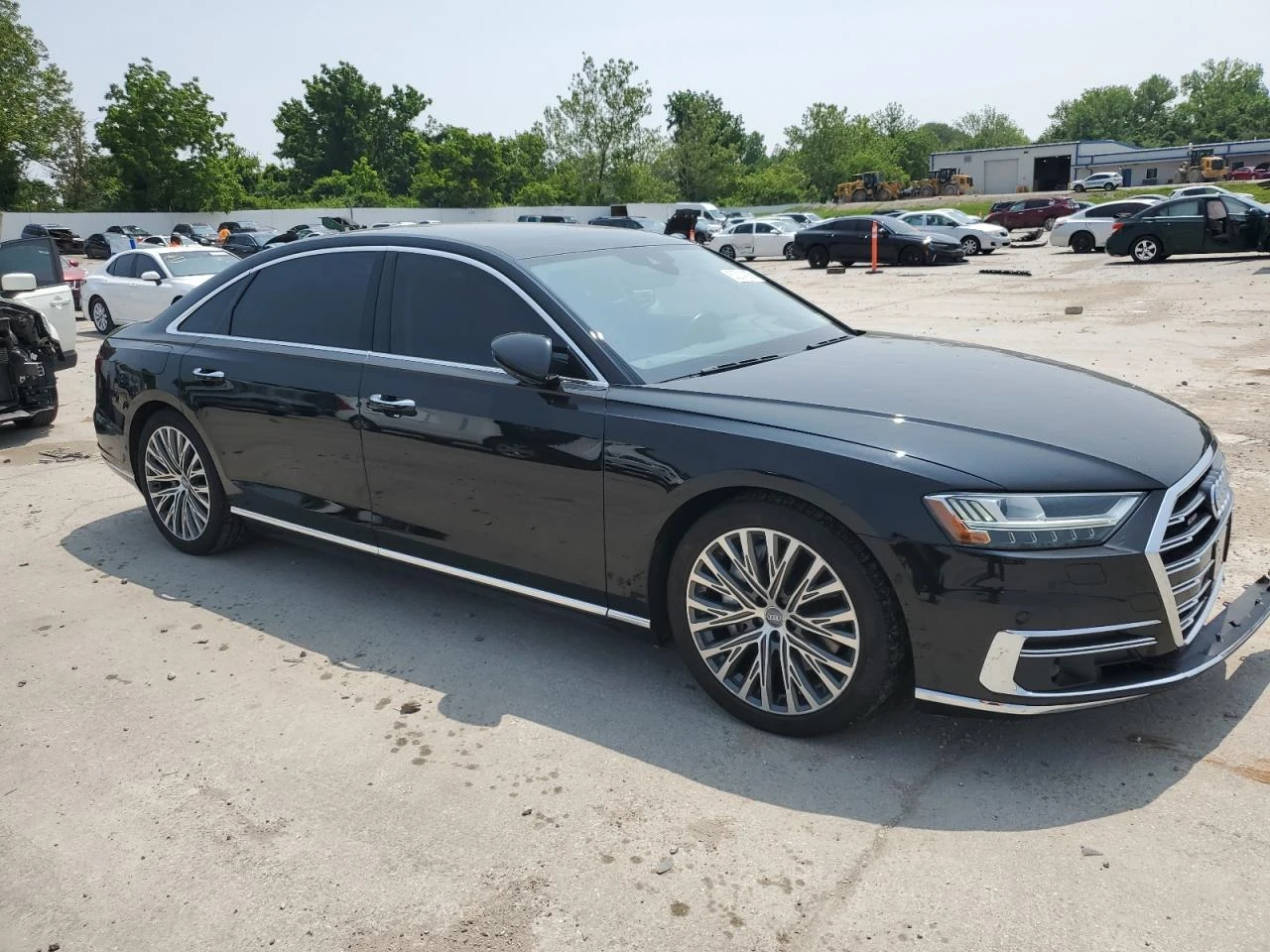 Audi A8  - изображение 5