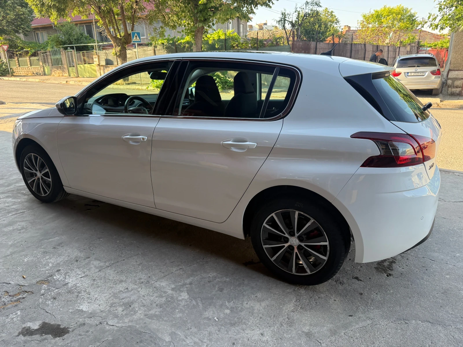 Peugeot 308 Панорама - изображение 2
