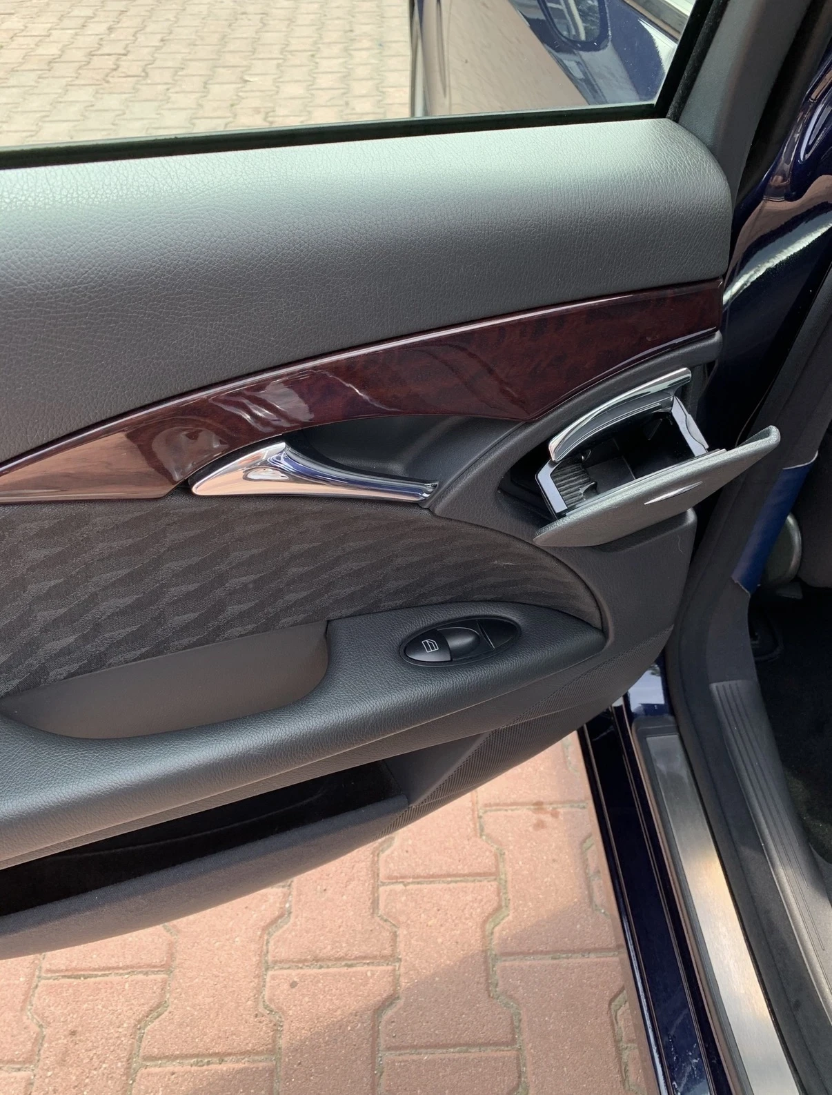 Mercedes-Benz E 200  - изображение 8