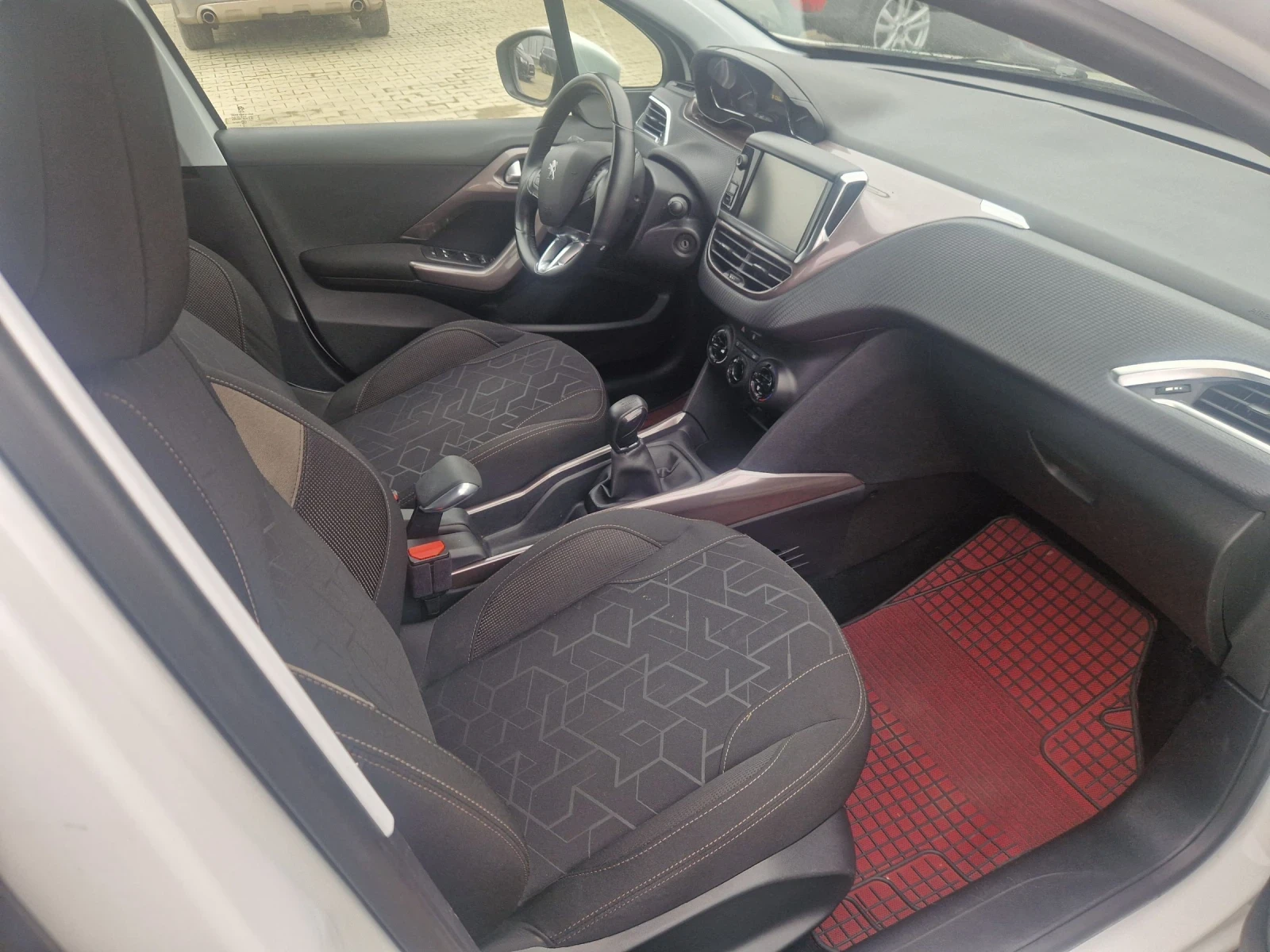 Peugeot 2008 1.2i | Mobile.bg   6