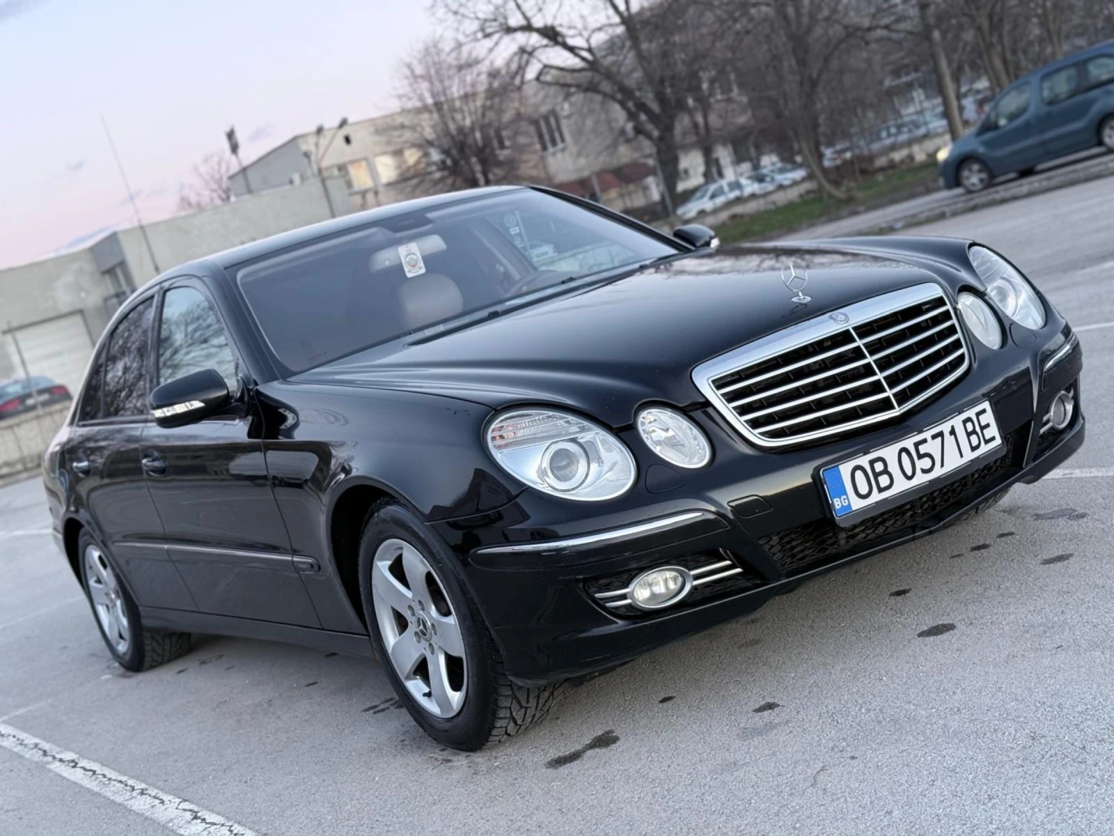 Mercedes-Benz E 320 AVANTGARDE/FACELIFT/E320CDI/7G/КОЖА/АВТОМАТИК!, снимка 5 - Автомобили и джипове - 53472773