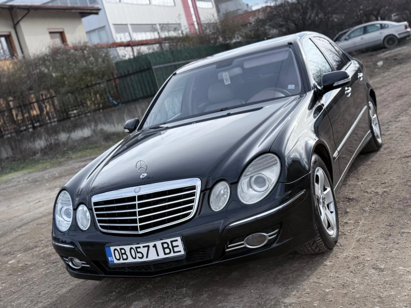 Mercedes-Benz E 320 FACELIFT/E320CDI/V6/ОБСЛУЖЕН/КОЖА/ВСИЧКО ПЛАТЕНО  - изображение 10