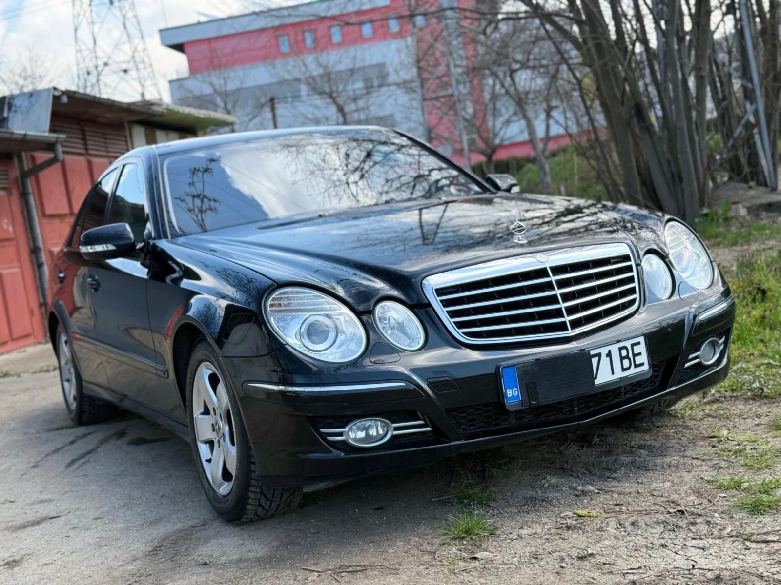 Mercedes-Benz E 320 СМЕНЕНА ВЕРИГА//АVANTGARDE//FACELIFT//АВТОМАТИК!, снимка 5 - Автомобили и джипове - 53472773