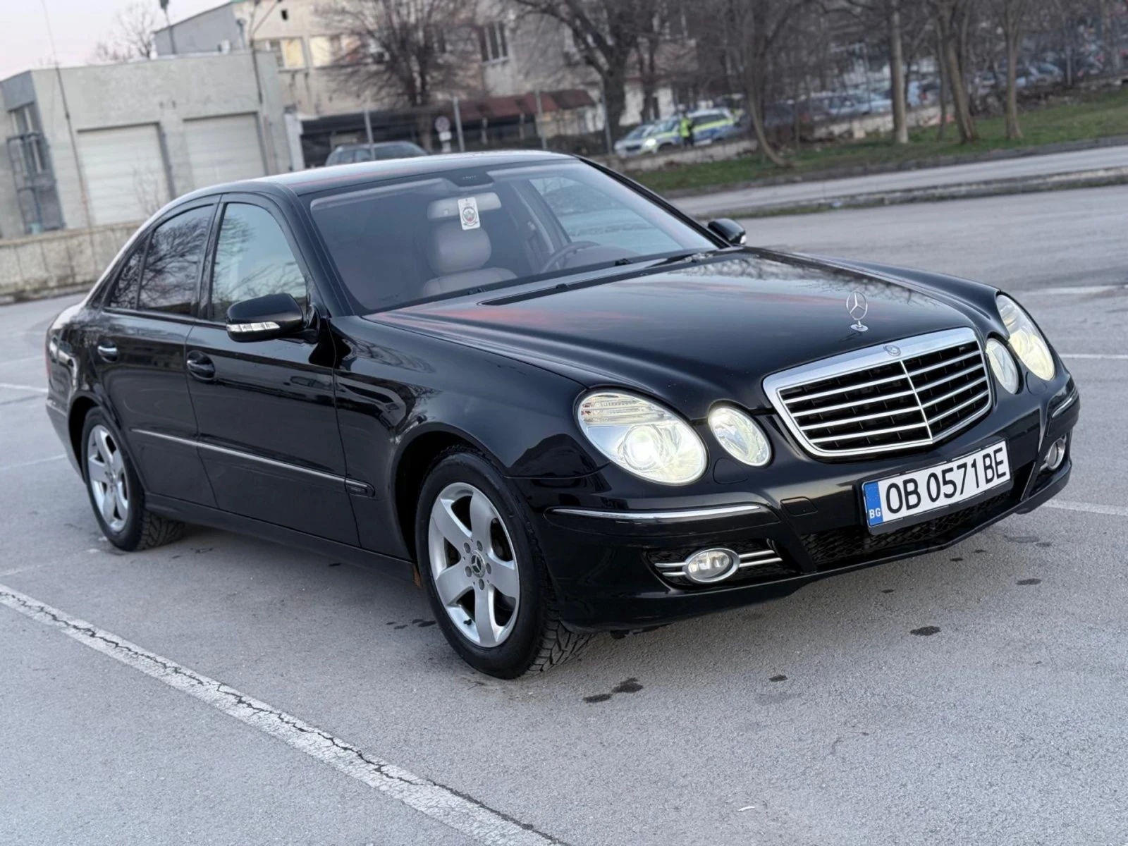 Mercedes-Benz E 320 AVANTGARDE/FACELIFT/E320CDI/7G/КОЖА/АВТОМАТИК!, снимка 10 - Автомобили и джипове - 53472773