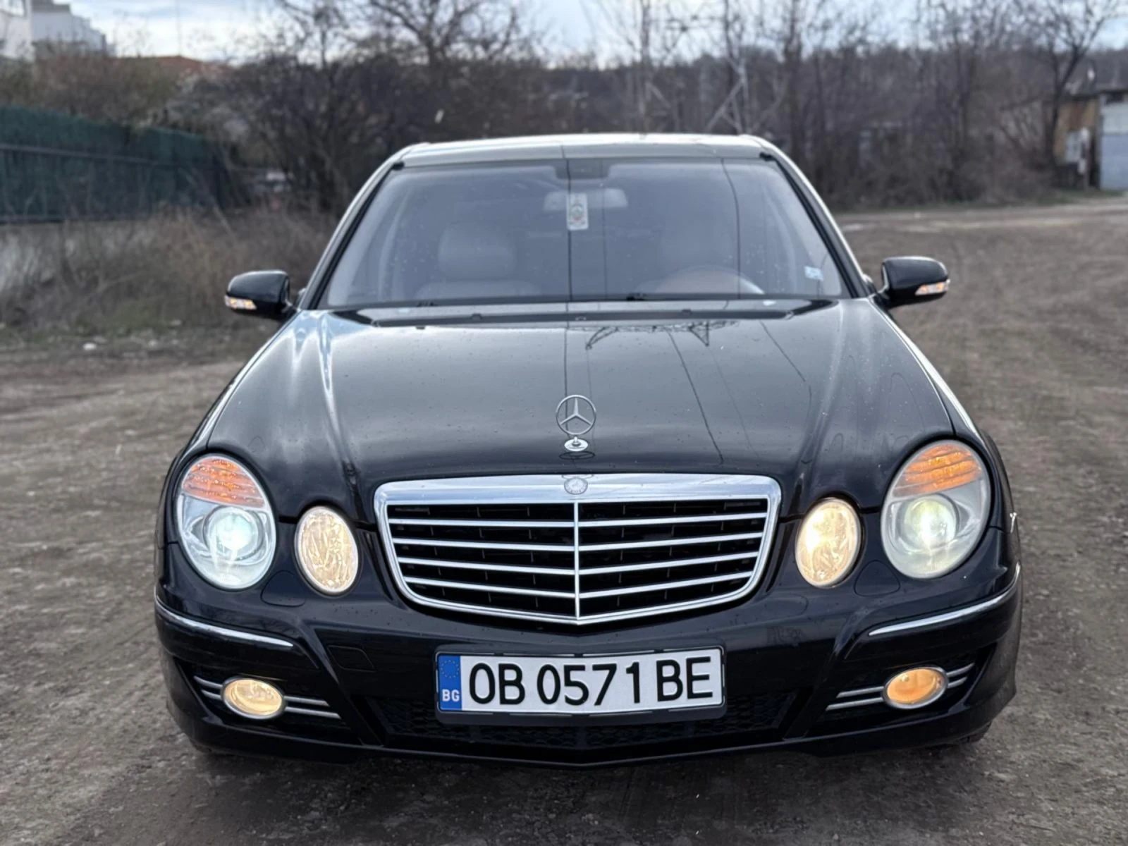 Mercedes-Benz E 320 FACELIFT/E320CDI/V6/ОБСЛУЖЕН/КОЖА/ВСИЧКО ПЛАТЕНО  - изображение 2