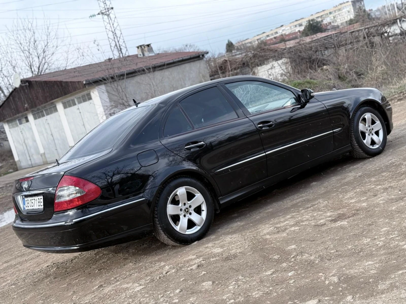 Mercedes-Benz E 320 FACELIFT/E320CDI/V6/ОБСЛУЖЕН/КОЖА/ВСИЧКО ПЛАТЕНО  - изображение 6