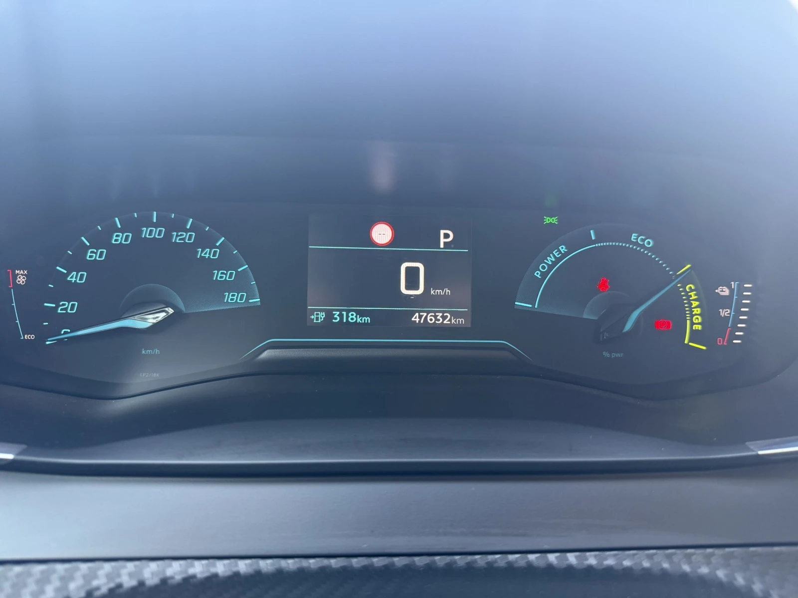 Peugeot 208, снимка 7 - Автомобили и джипове - 53902741