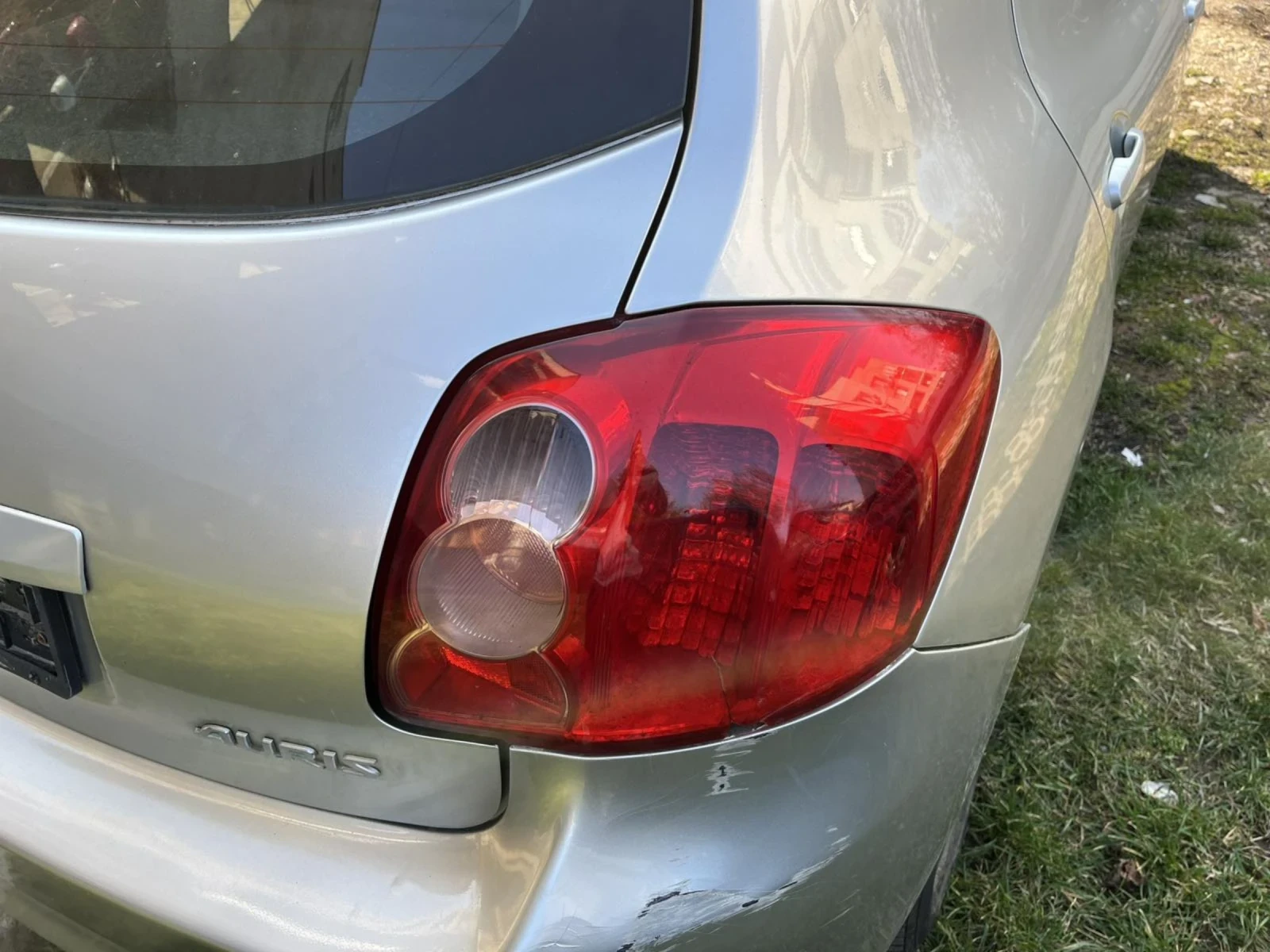 Toyota Auris, снимка 10 - Автомобили и джипове - 53921637