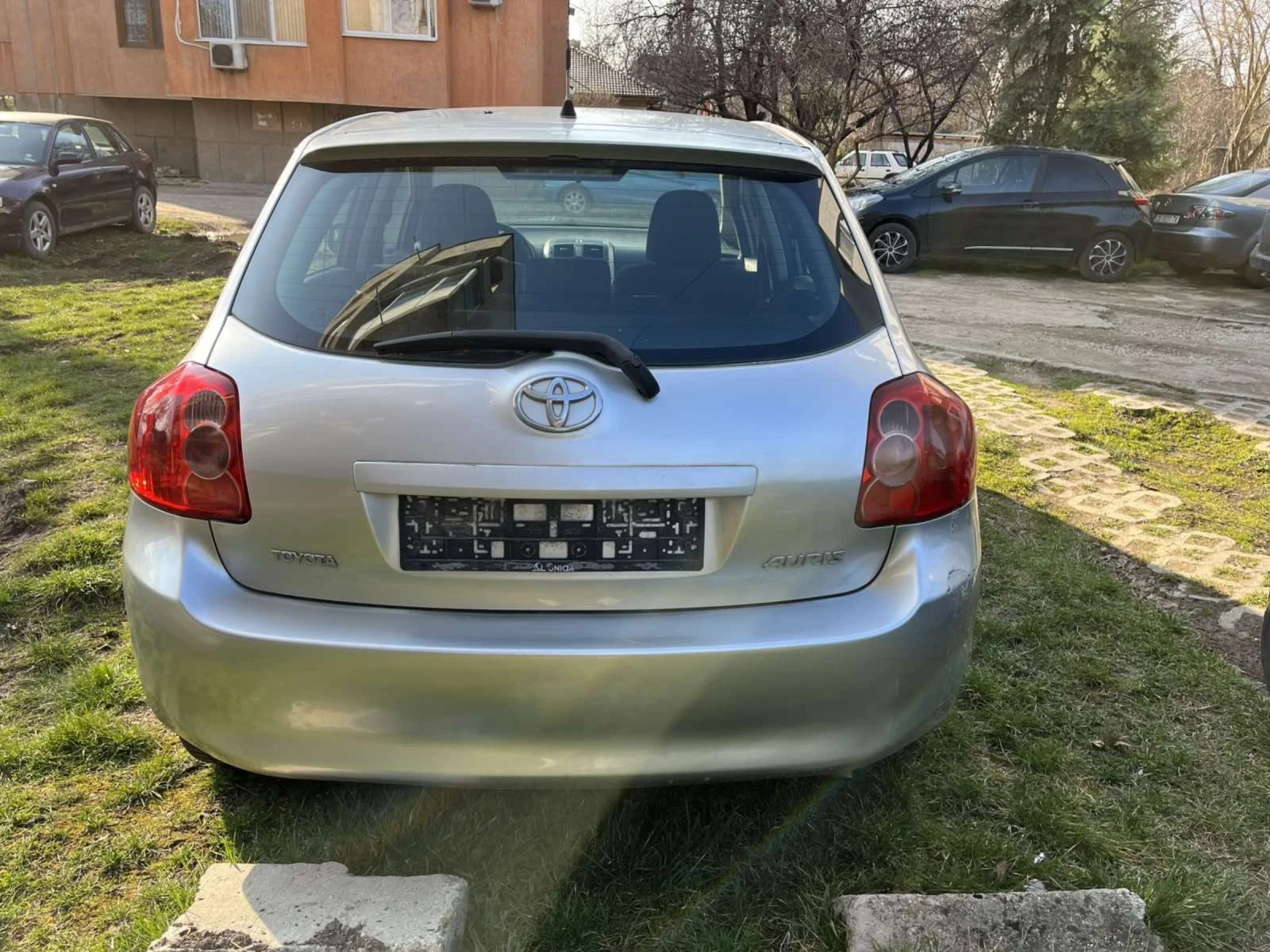 Toyota Auris, снимка 11 - Автомобили и джипове - 53921637