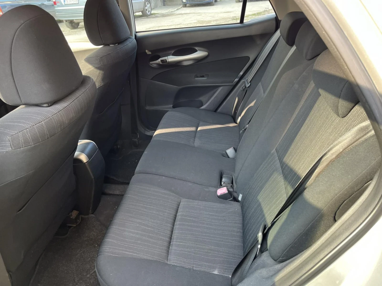 Toyota Auris, снимка 13 - Автомобили и джипове - 53921637