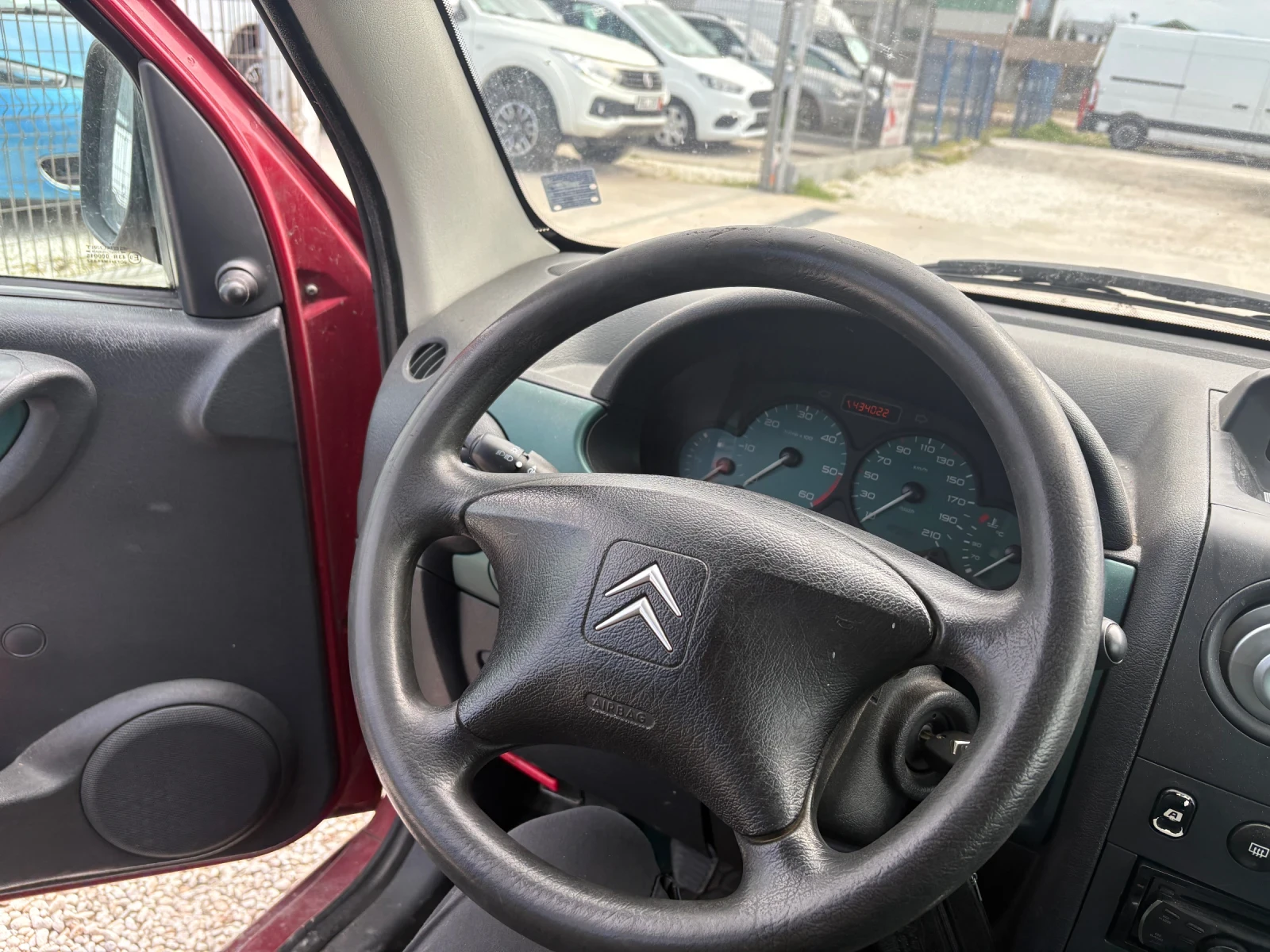 Citroen Berlingo 2.0hdi-klima, снимка 11 - Автомобили и джипове - 54041279