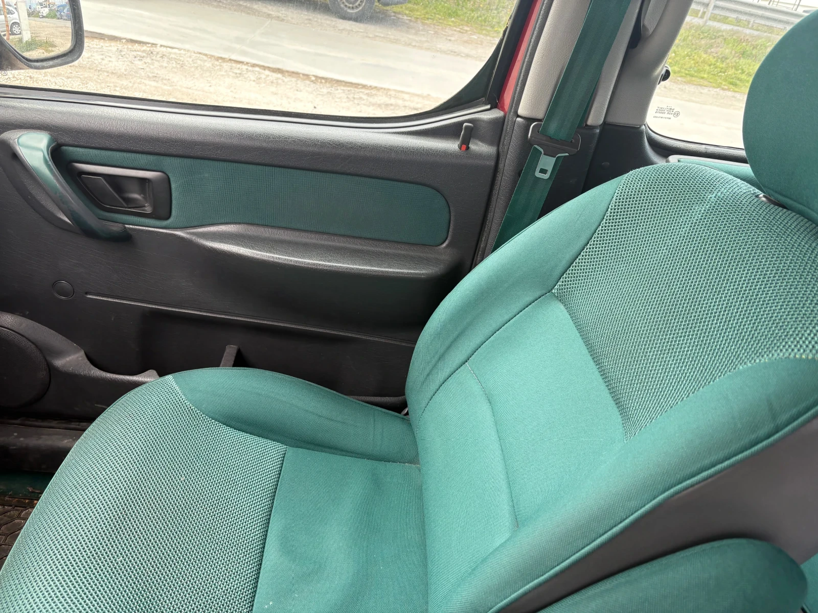 Citroen Berlingo 2.0hdi-klima, снимка 9 - Автомобили и джипове - 54041279