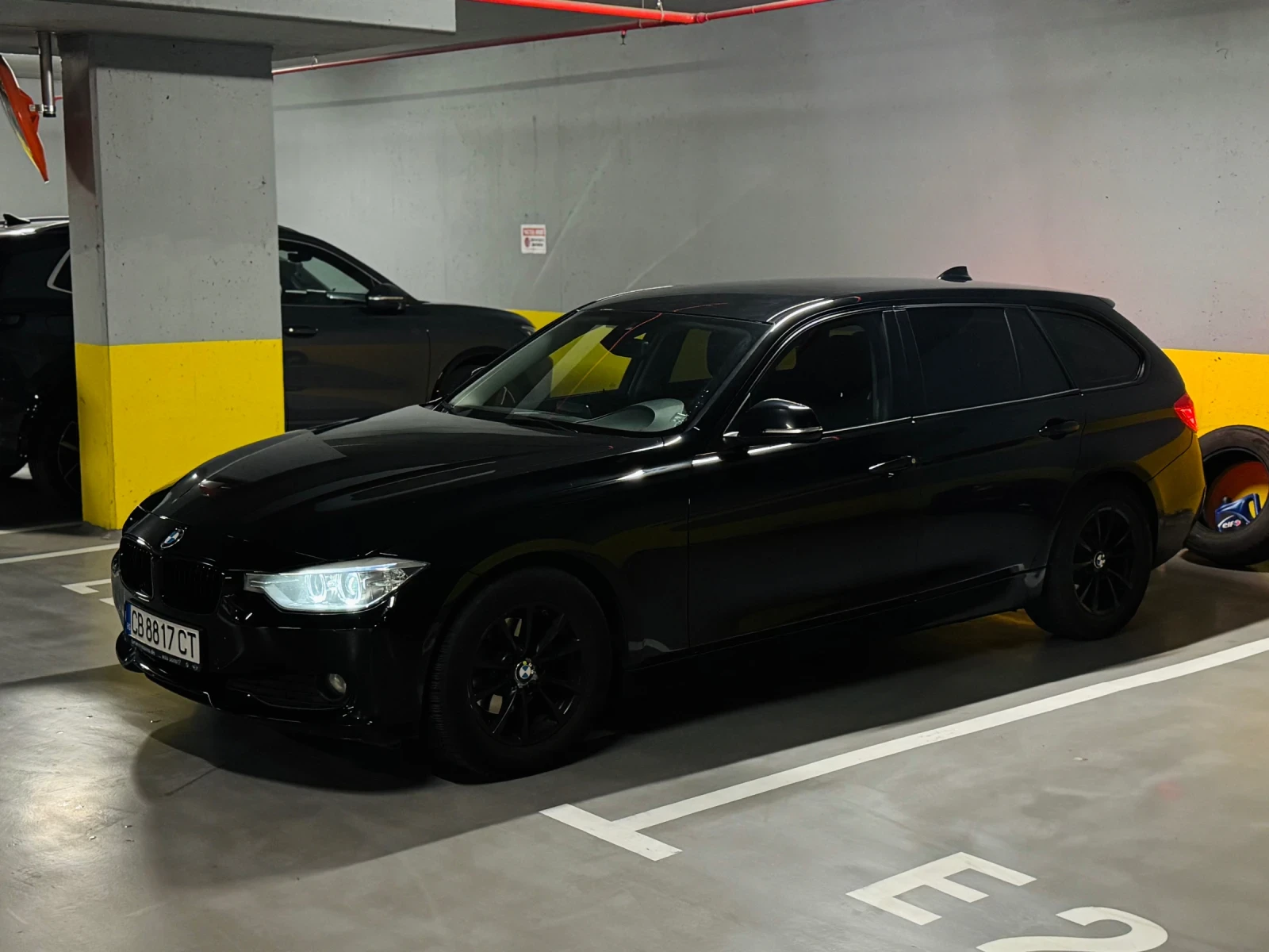 BMW 318 Автоматик 8ZF, Подгрев, Сменени вериги, снимка 2 - Автомобили и джипове - 54705365