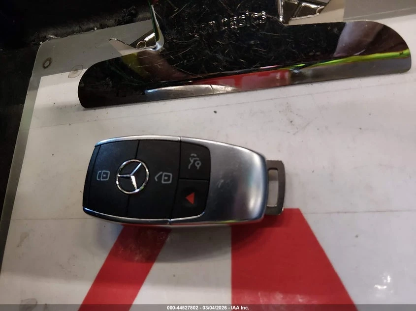 Mercedes-Benz EQB 300 Suv 4Matic, снимка 11 - Автомобили и джипове - 54378984