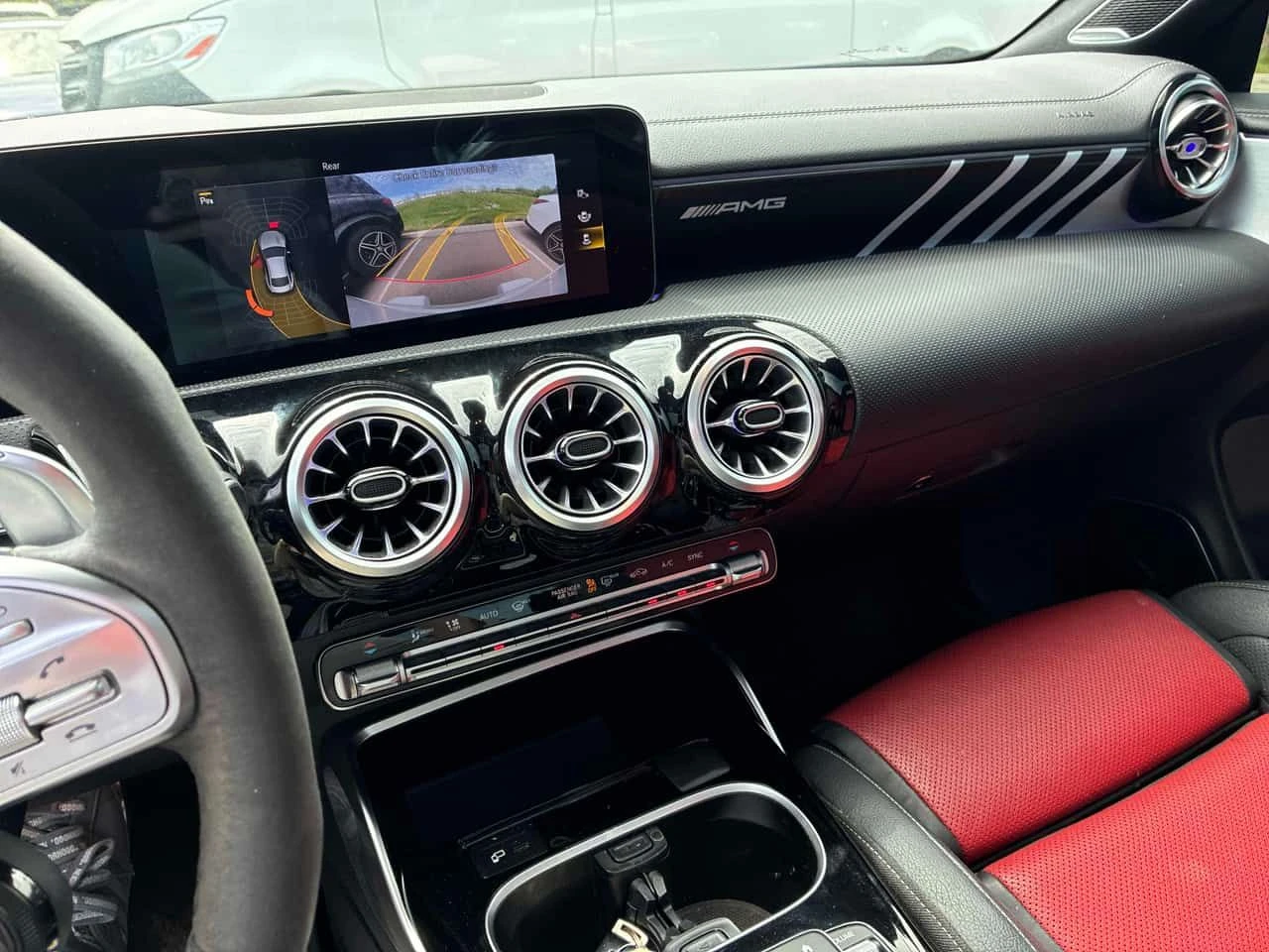 Mercedes-Benz CLA * AMG 45 * CARFAX * БЕЗ ПЪРВОНАЧАЛНА ВНОСКА, снимка 9 - Автомобили и джипове - 54652742