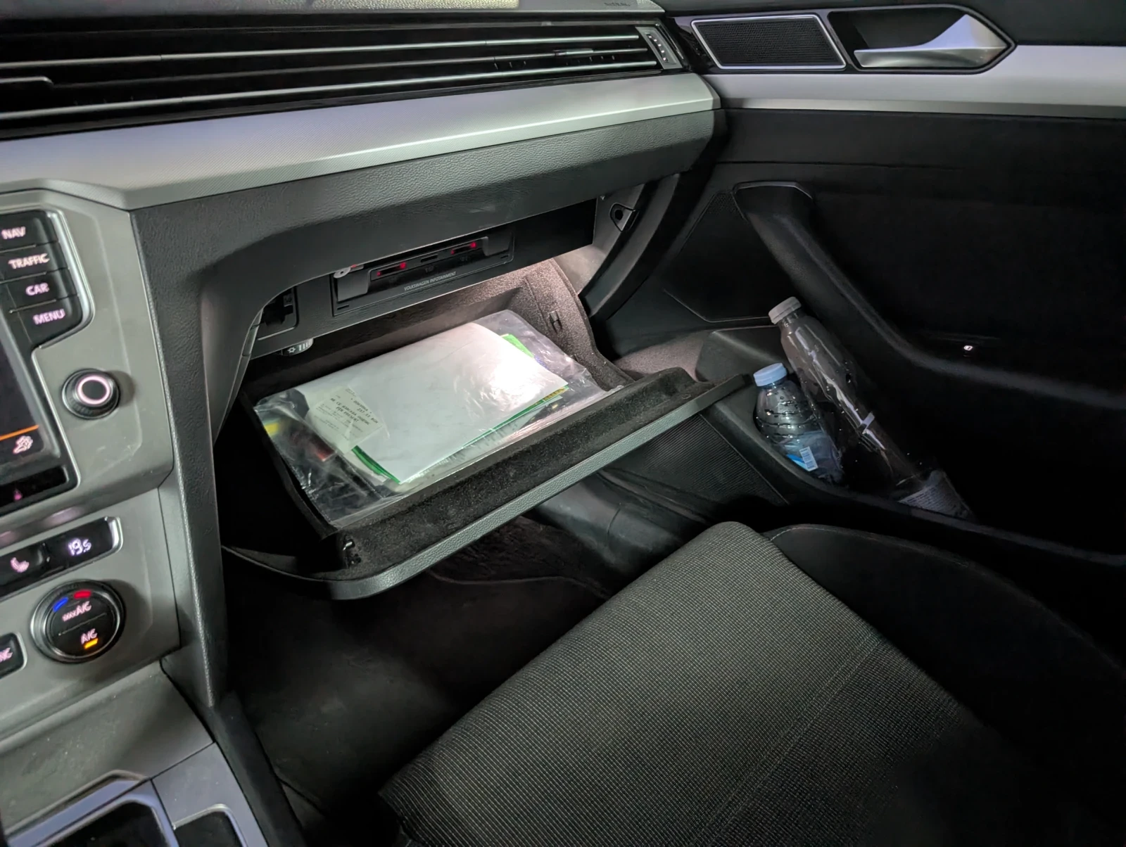 VW Passat 2.0 TDI, АВТОМАТ DSG6, ПОДГРЕВ, снимка 14 - Автомобили и джипове - 54824283