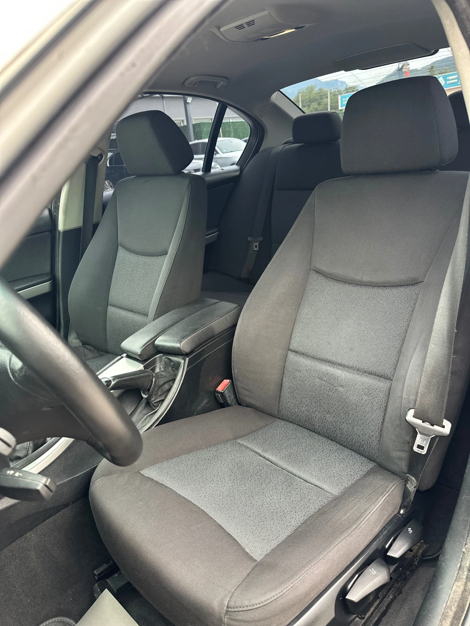 BMW 330 231/НАВИГАЦИЯ/НА ЗАДНО, снимка 10 - Автомобили и джипове - 54874375