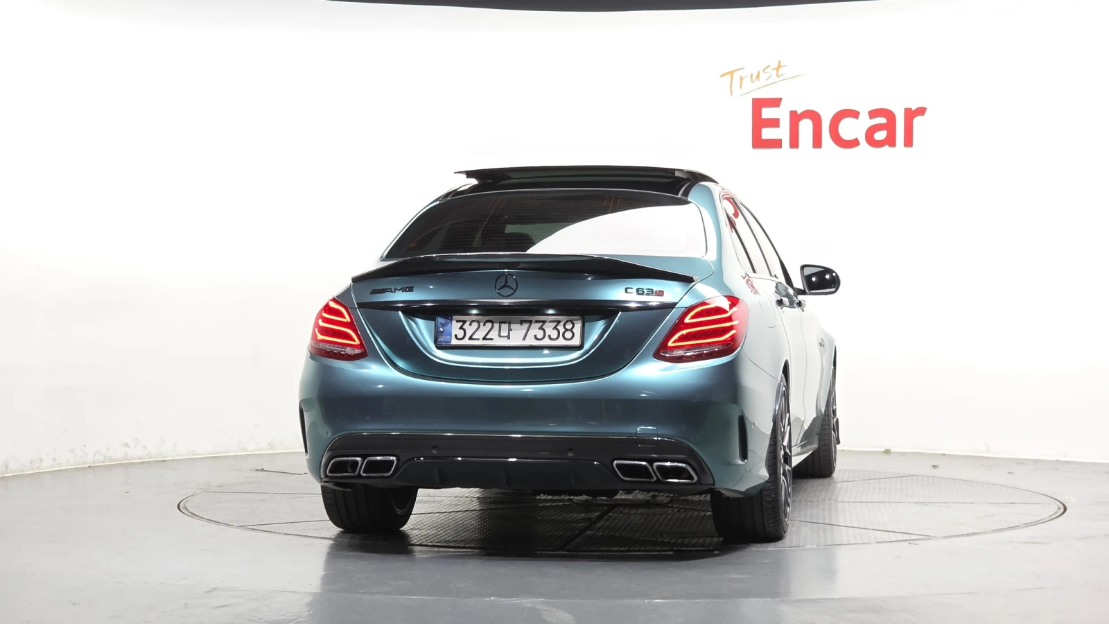 Mercedes-Benz C 63 AMG BLIND SPOT* 360* ЕЛ. БАГАЖНИК* ЛЮК* КРАЙНА ЦЕНА, снимка 4 - Автомобили и джипове - 55435313