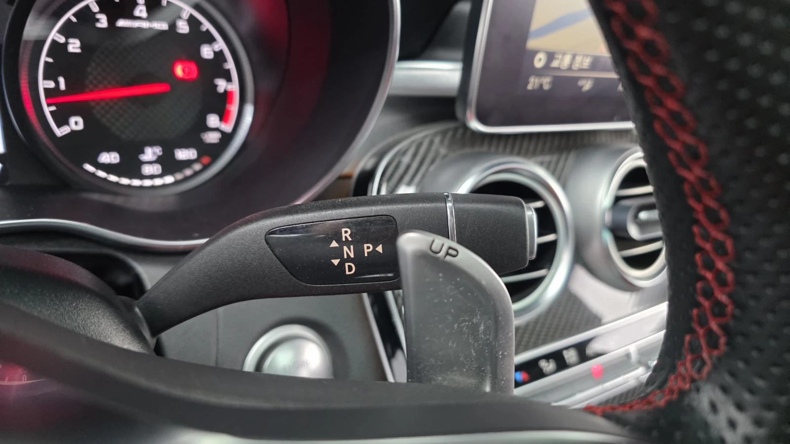 Mercedes-Benz C 63 AMG BLIND SPOT* 360* ЕЛ. БАГАЖНИК* ЛЮК* КРАЙНА ЦЕНА, снимка 9 - Автомобили и джипове - 55435313