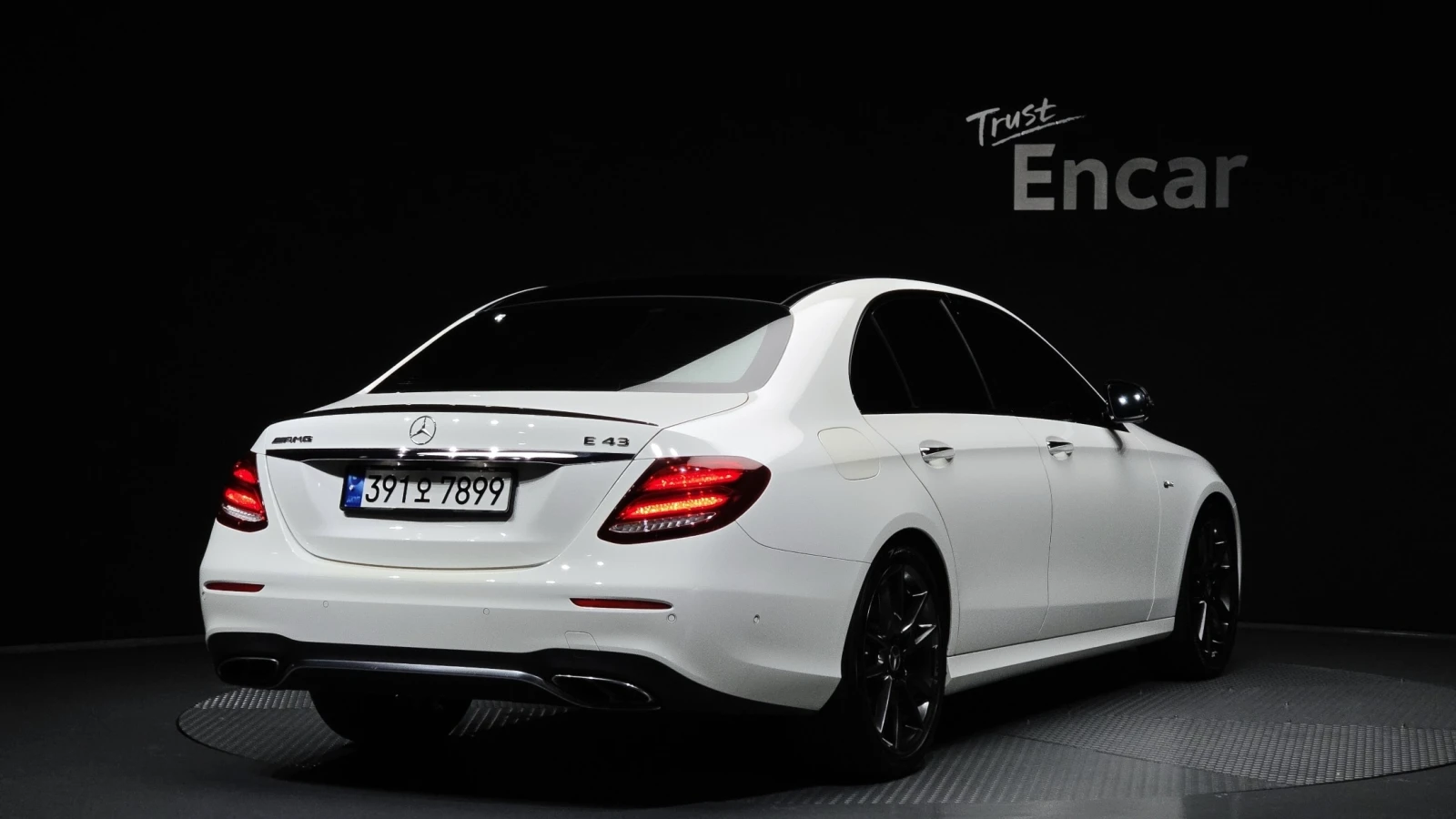 Mercedes-Benz E 43 AMG AMG 4MATIC, снимка 2 - Автомобили и джипове - 55542016