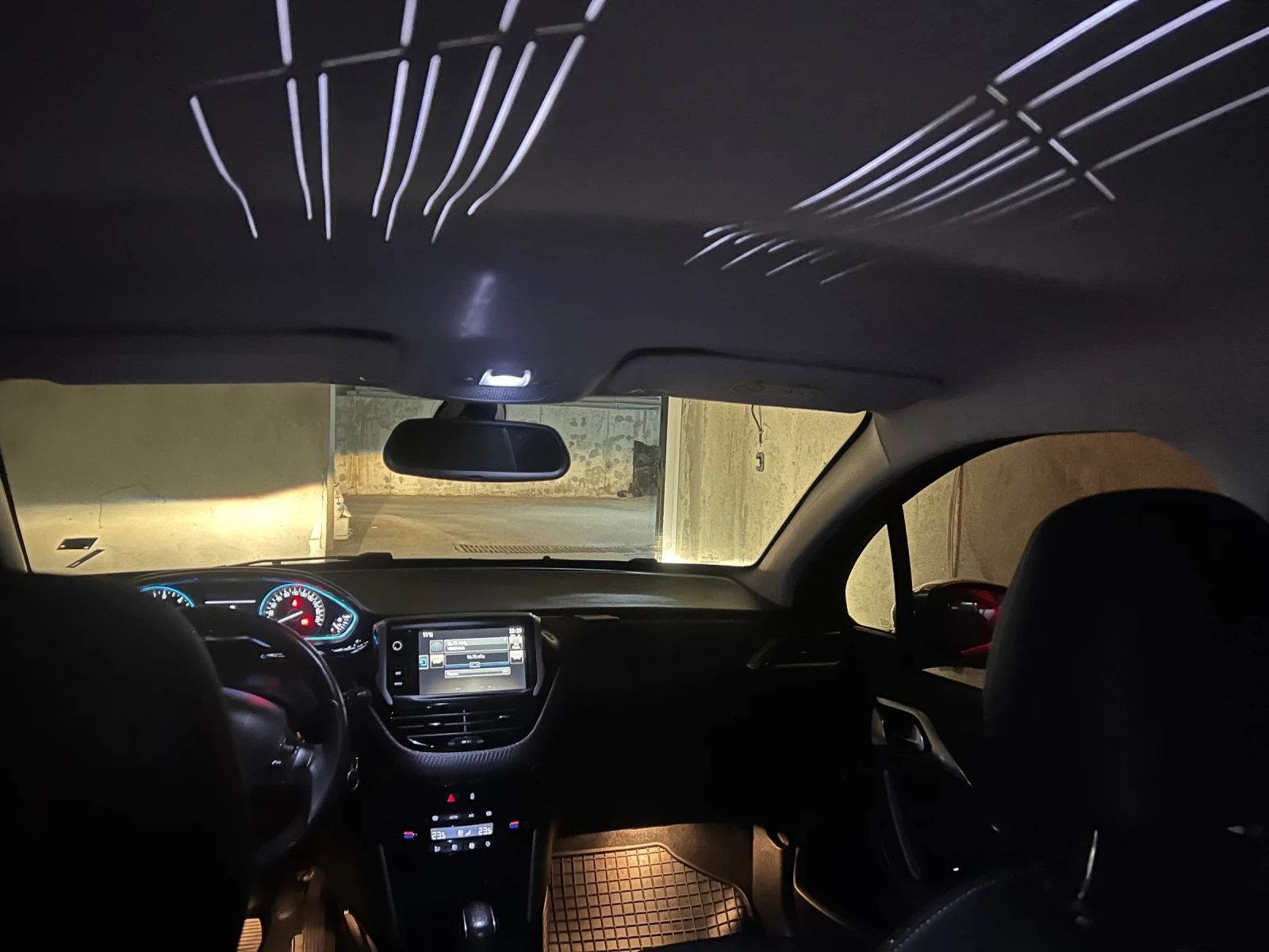 Peugeot 2008, снимка 16 - Автомобили и джипове - 56364581