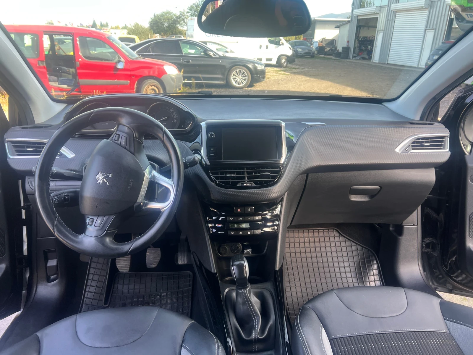 Peugeot 2008, снимка 17 - Автомобили и джипове - 56364581