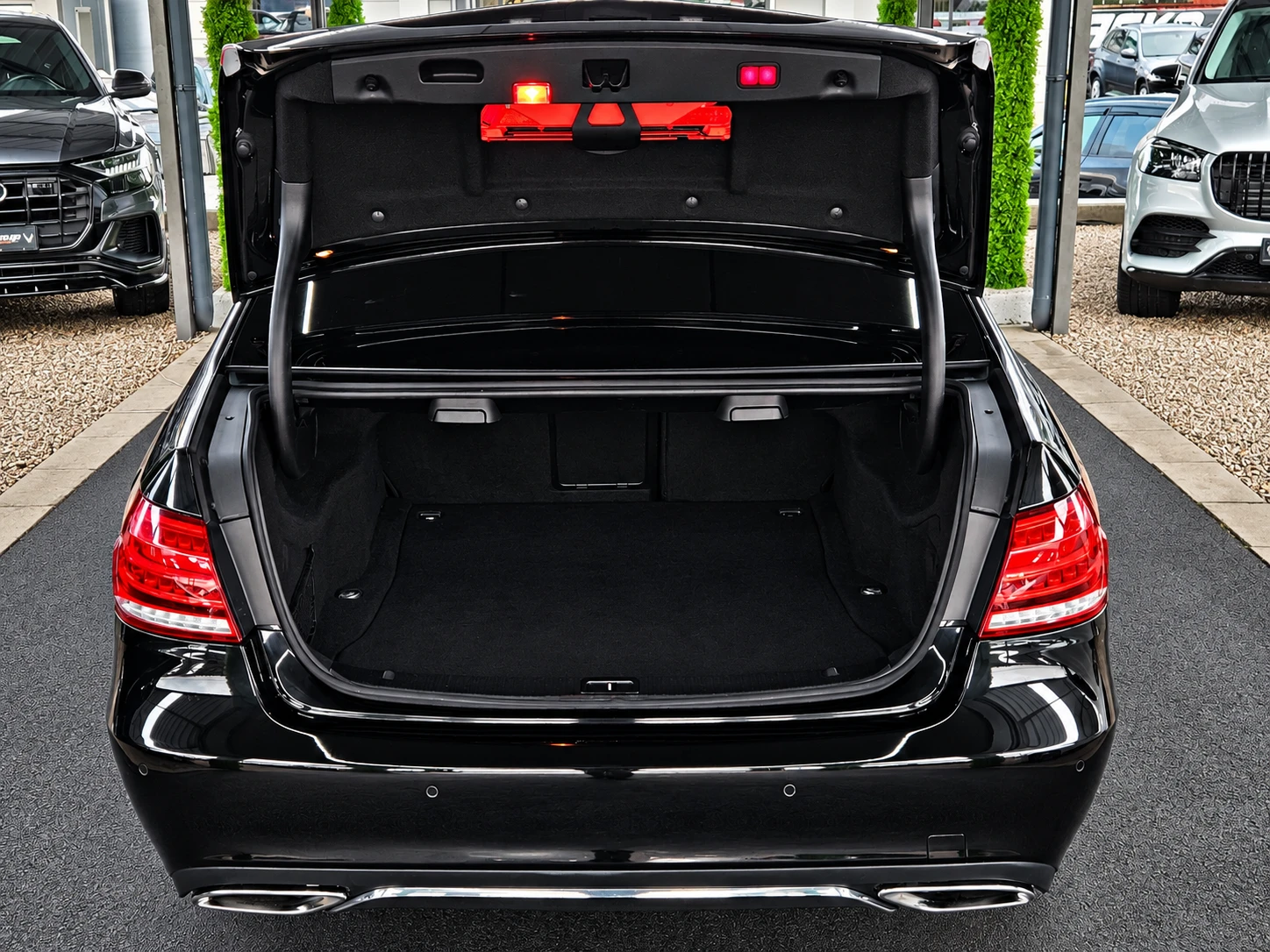 Mercedes-Benz E 350 AMG/4MAT/PANO/AIRMAT/��������4/MEMORY/AMBIENT/LIZI | Mobile.bg � ����������� 8
