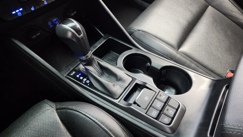 Hyundai Tucson 2.0 2WD PREMIUM autogeorge.com, снимка 8 - Автомобили и джипове - 51903297