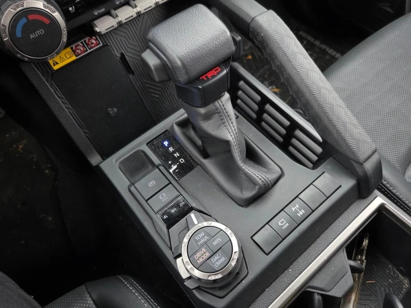 Toyota 4runner * Hybrid 4WD TRD Off Road Premium | Leather * CARF, снимка 14 - Автомобили и джипове - 52924015