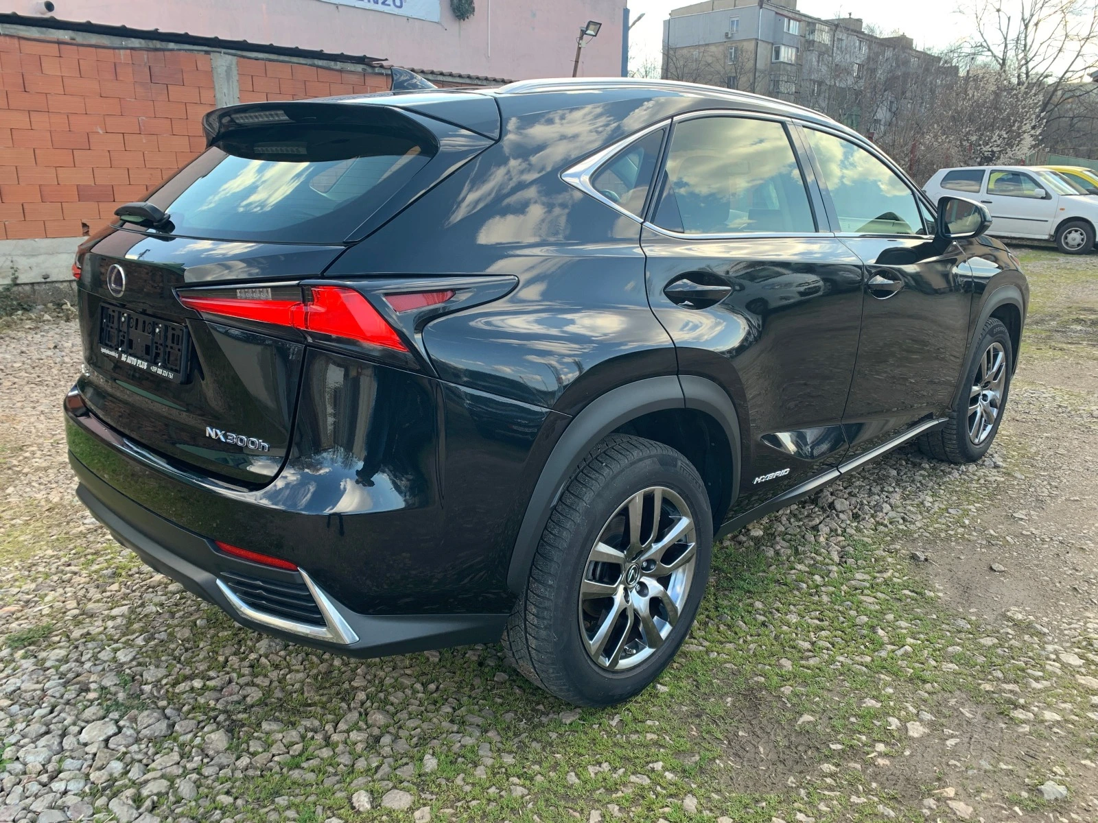 Lexus NX 300h-4X4-Facelift - изображение 5