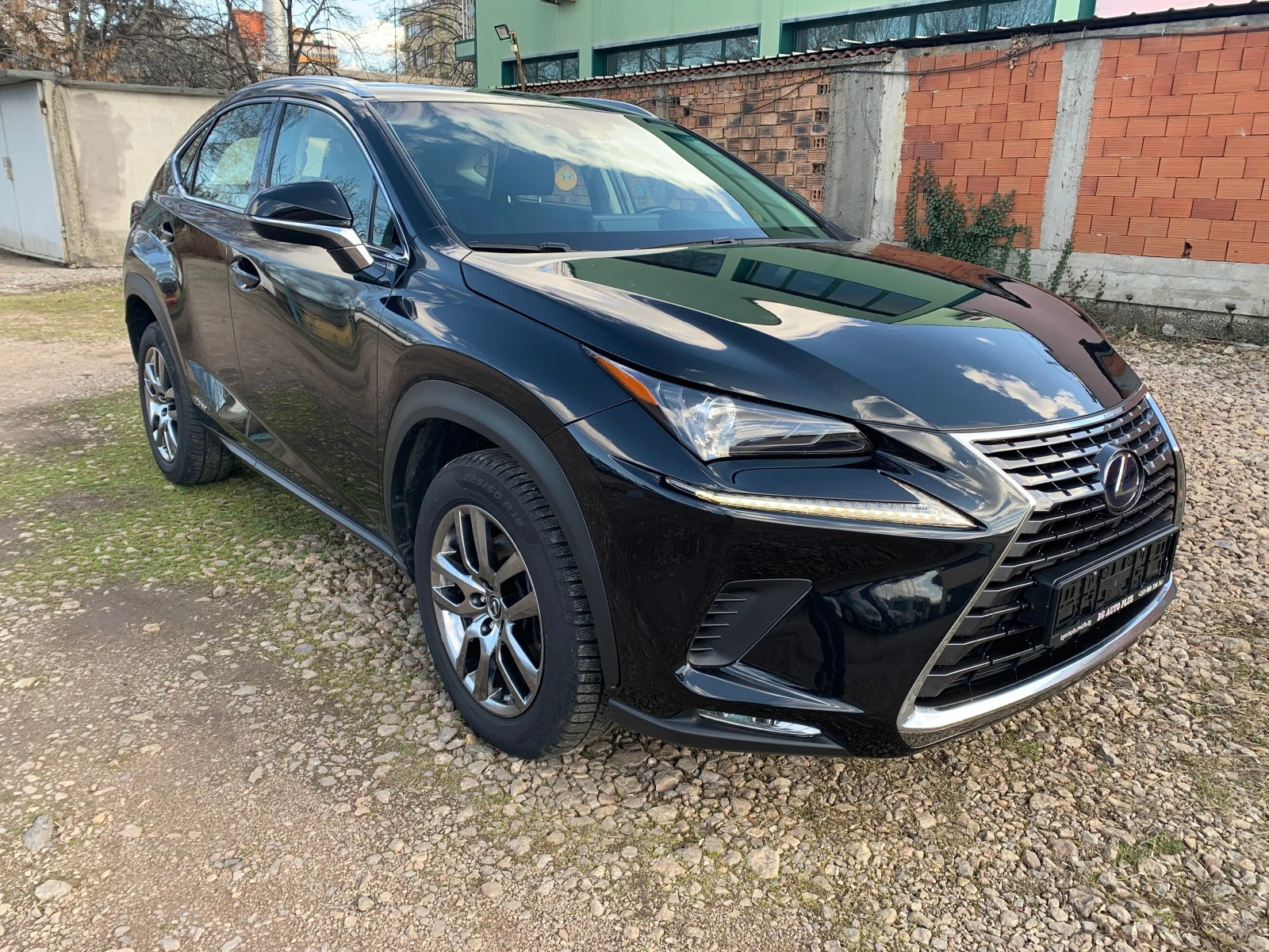 Lexus NX 300h-4X4-Facelift - изображение 3