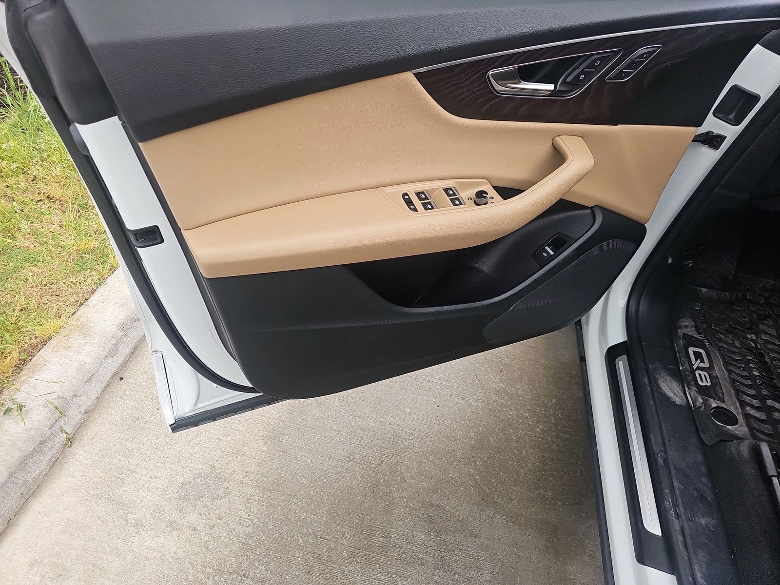 Audi Q8 Premium Диг.табло* Подгрев* LED* Кeyless* Пано*  - изображение 7