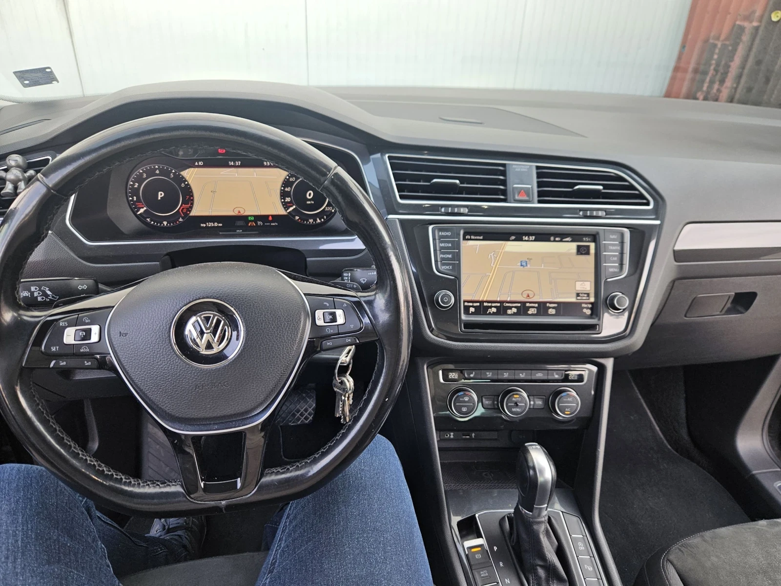 VW Tiguan 2.0 TFSI, снимка 7 - Автомобили и джипове - 53712294