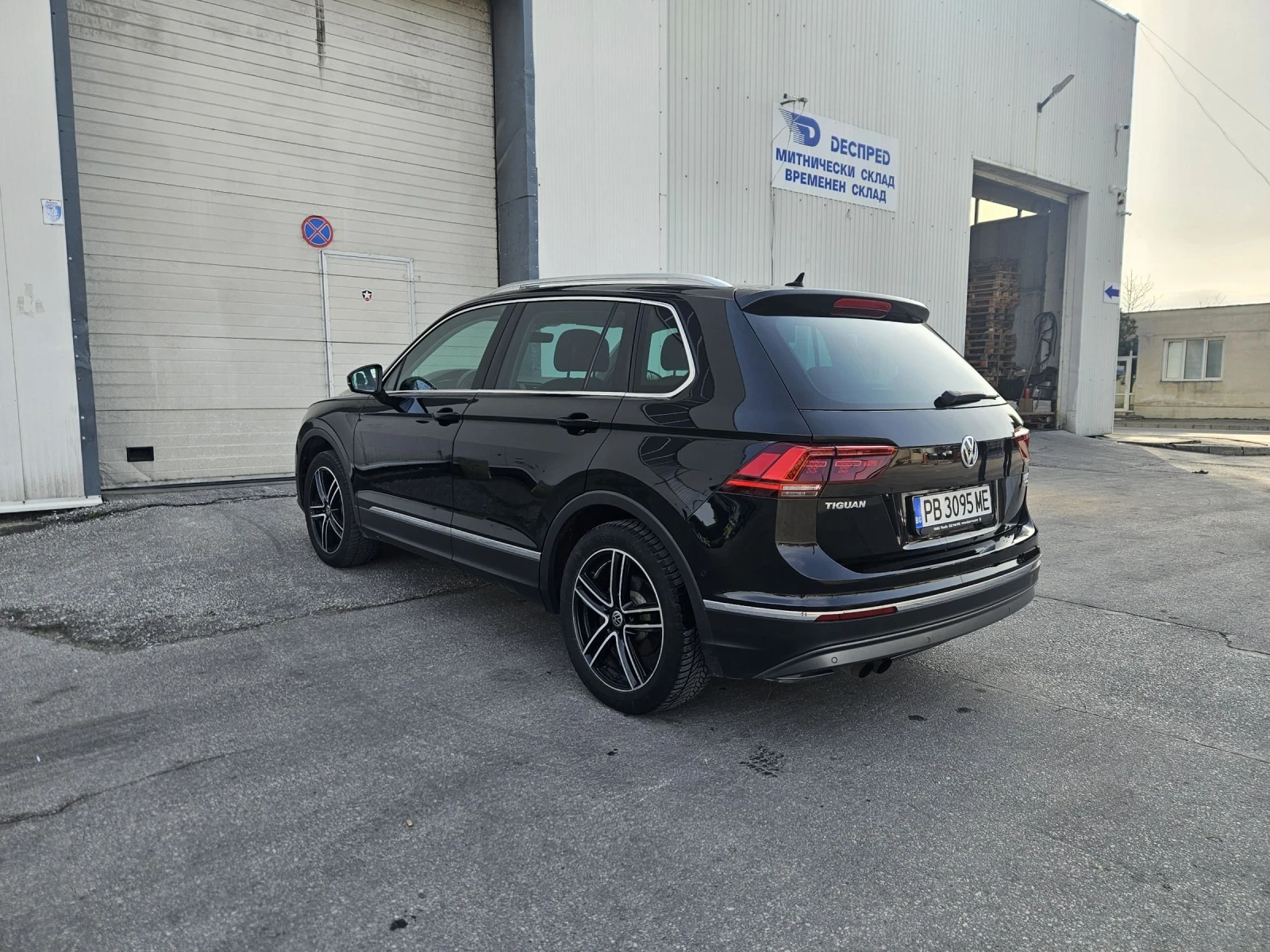 VW Tiguan 2.0 TFSI, снимка 5 - Автомобили и джипове - 53712294