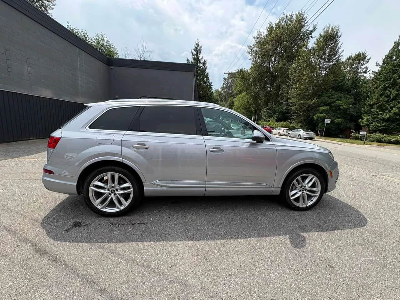 Audi Q7 3.0T Technik | CARFAX | АВТОКРЕДИТ, снимка 5 - Автомобили и джипове - 55335427