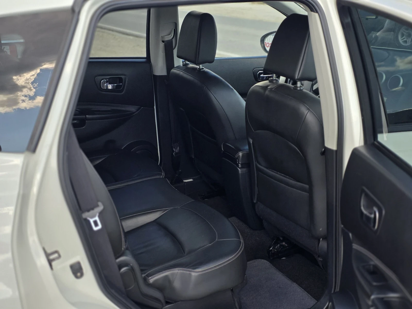 Nissan Qashqai 2.0i 141 k.c. 7 ����� ��� | Mobile.bg � ����������� 10
