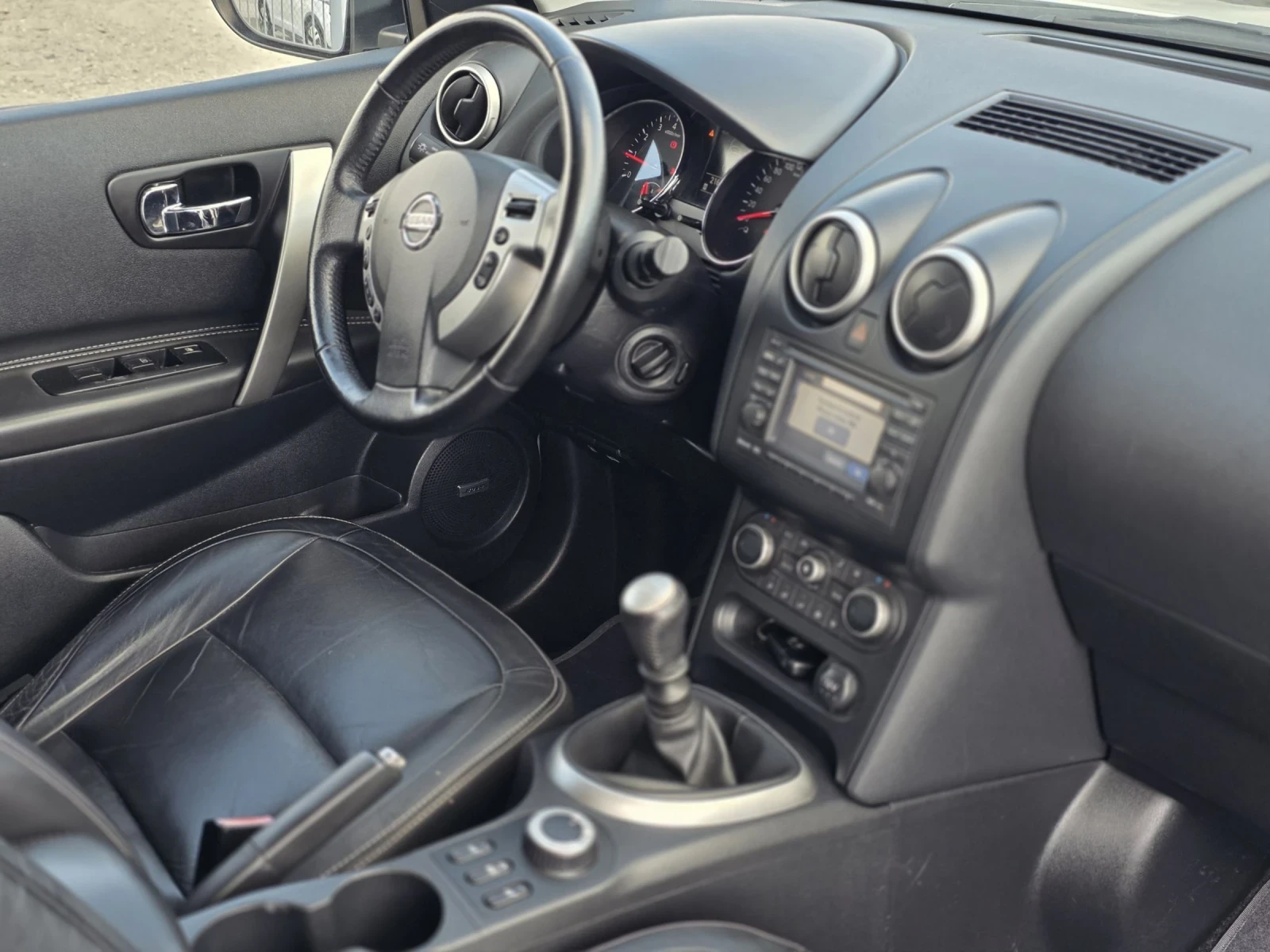 Nissan Qashqai 2.0i 141 k.c. 7 ����� ��� | Mobile.bg � ����������� 12