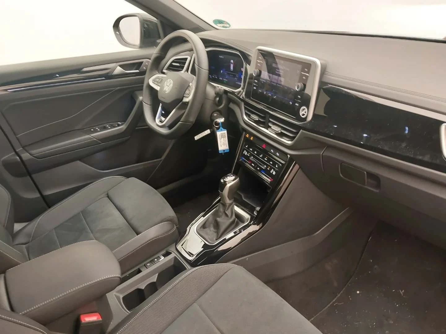 VW T-Roc 1, 5 TSI DSG "R Line, снимка 7 - Автомобили и джипове - 55451209