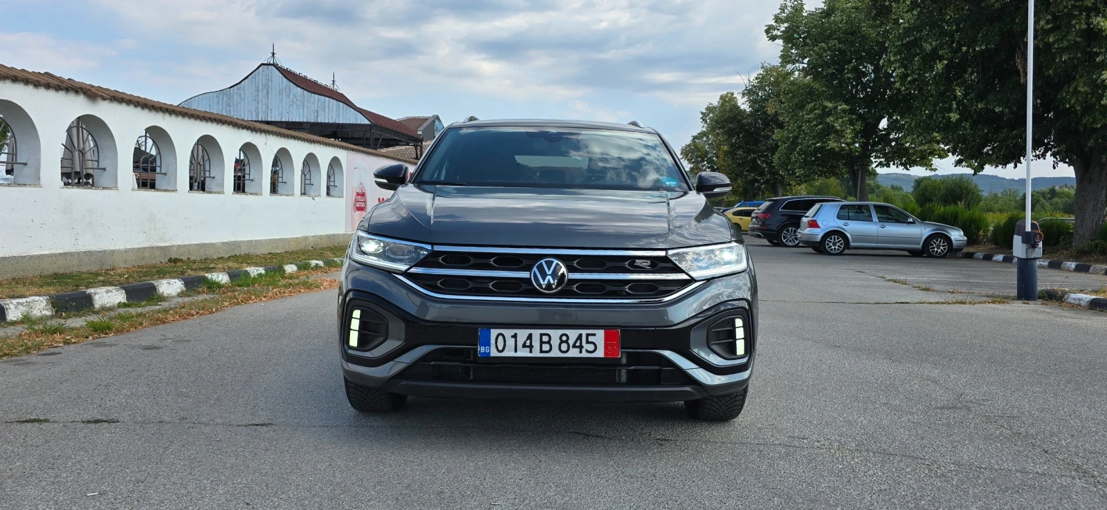 VW T-Roc 1, 5 TSI DSG R Line, снимка 2 - Автомобили и джипове - 55451209