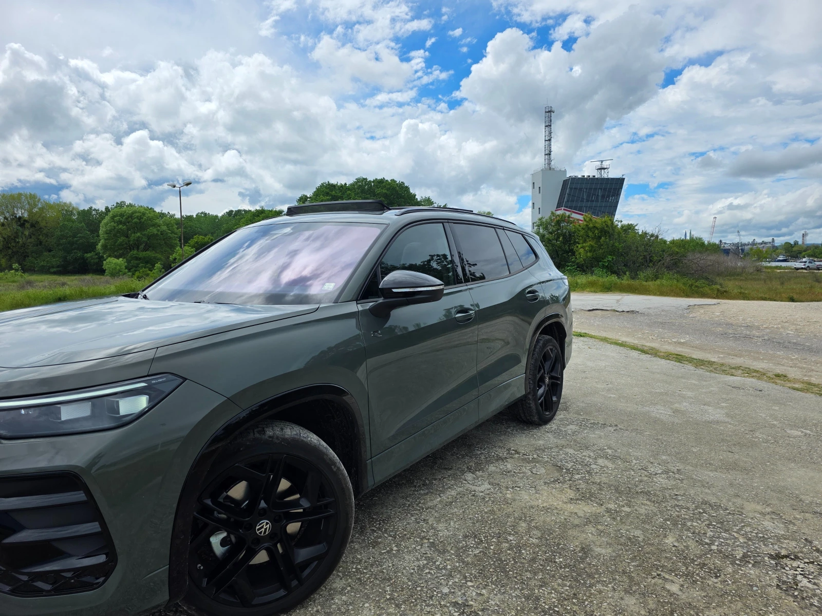 VW Tayron 2.0 TSI R-line Plus, снимка 2 - Автомобили и джипове - 55595062
