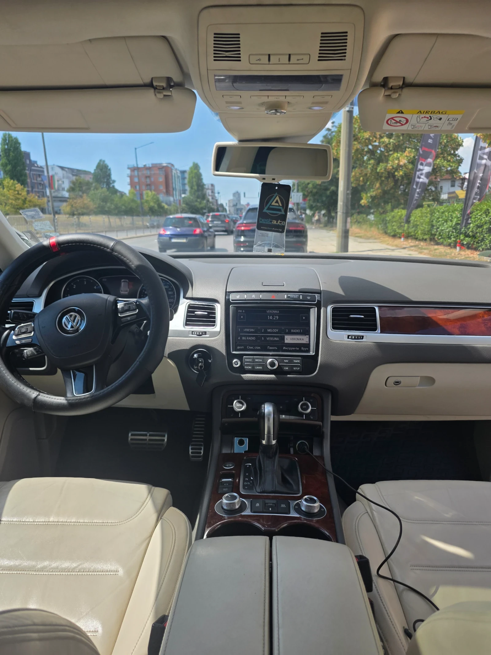 VW Touareg 4.2 Дизел, снимка 16 - Автомобили и джипове - 56151160