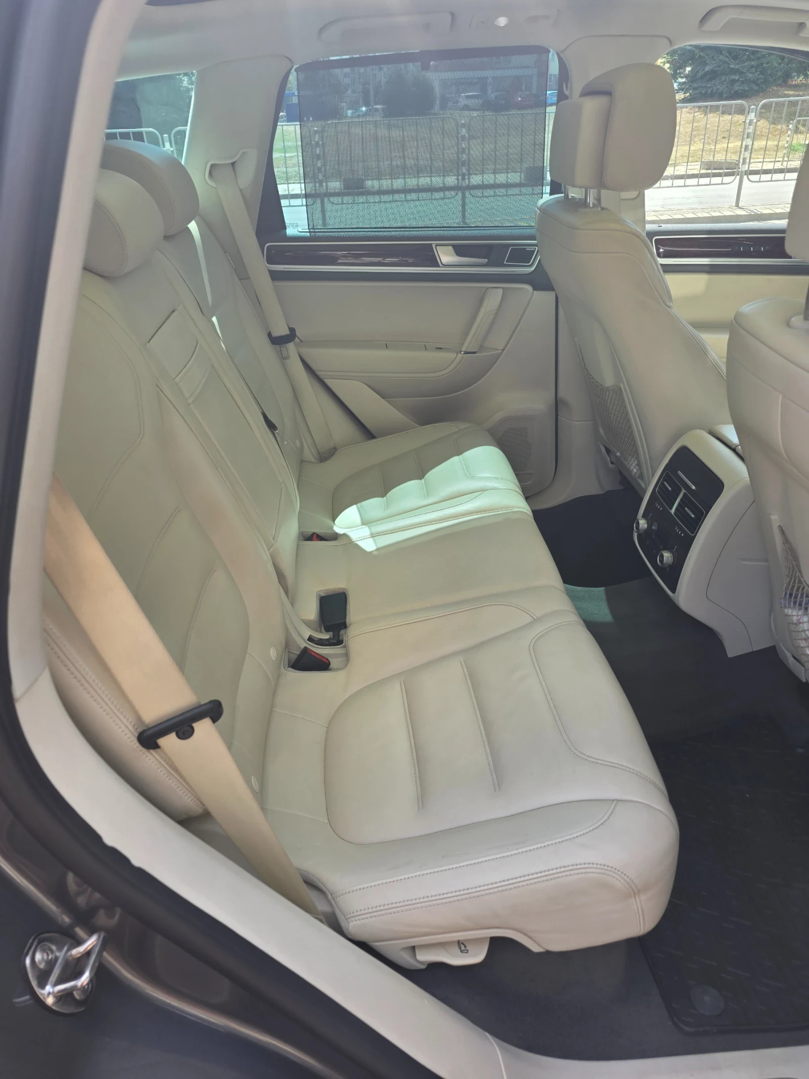 VW Touareg 4.2 Дизел, снимка 6 - Автомобили и джипове - 56151160