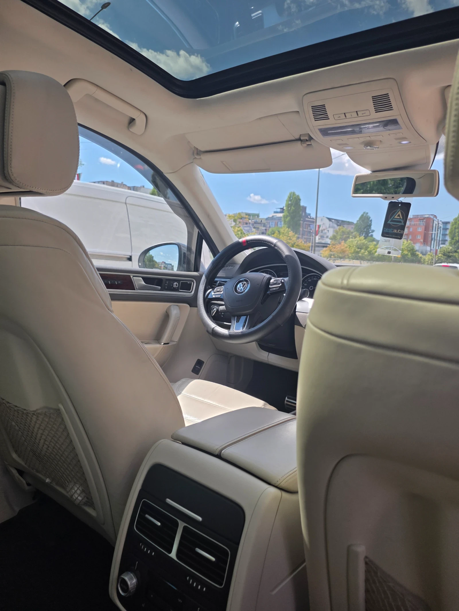 VW Touareg 4.2 Дизел, снимка 14 - Автомобили и джипове - 56151160
