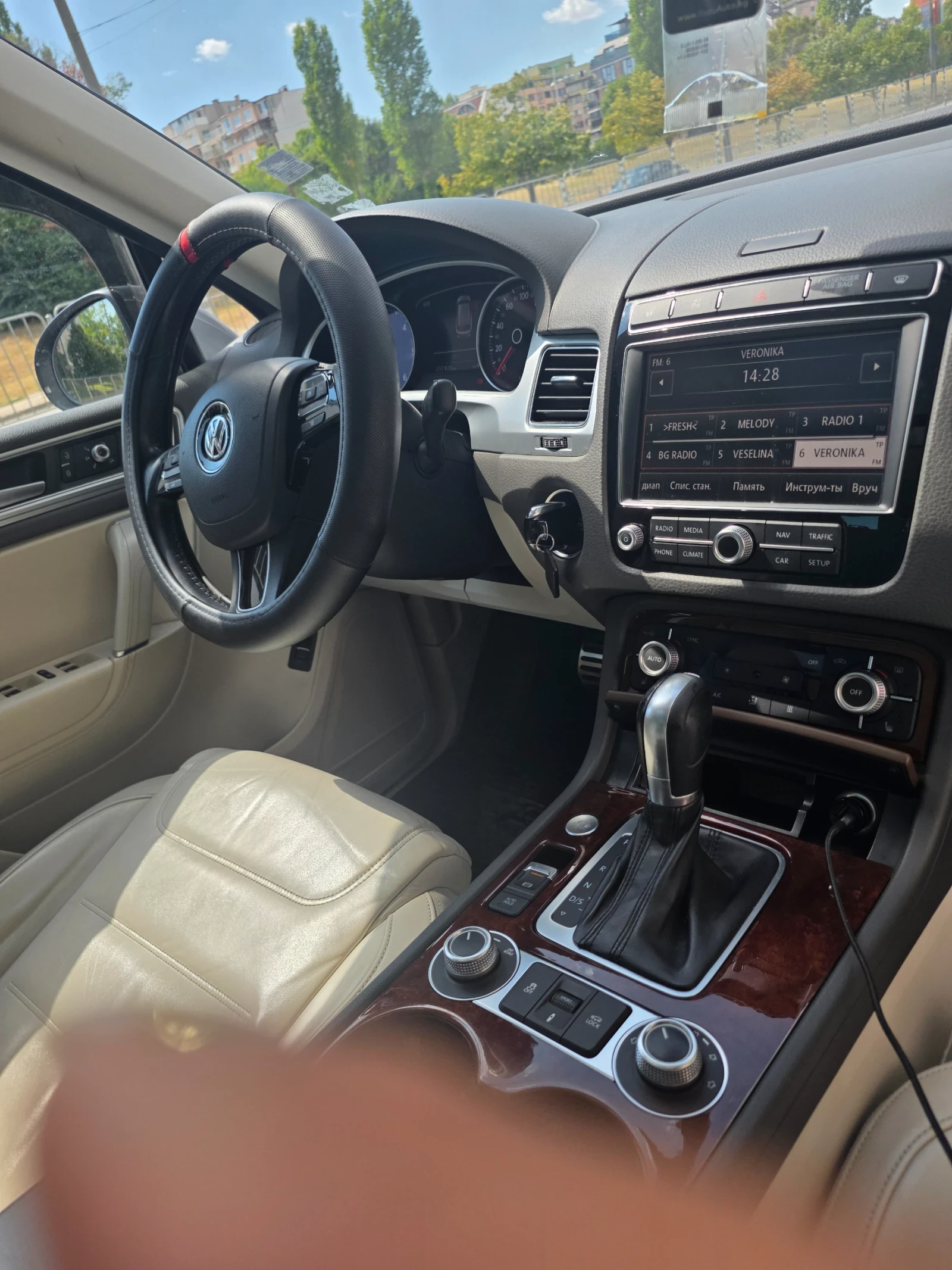 VW Touareg 4.2 Дизел, снимка 10 - Автомобили и джипове - 56151160